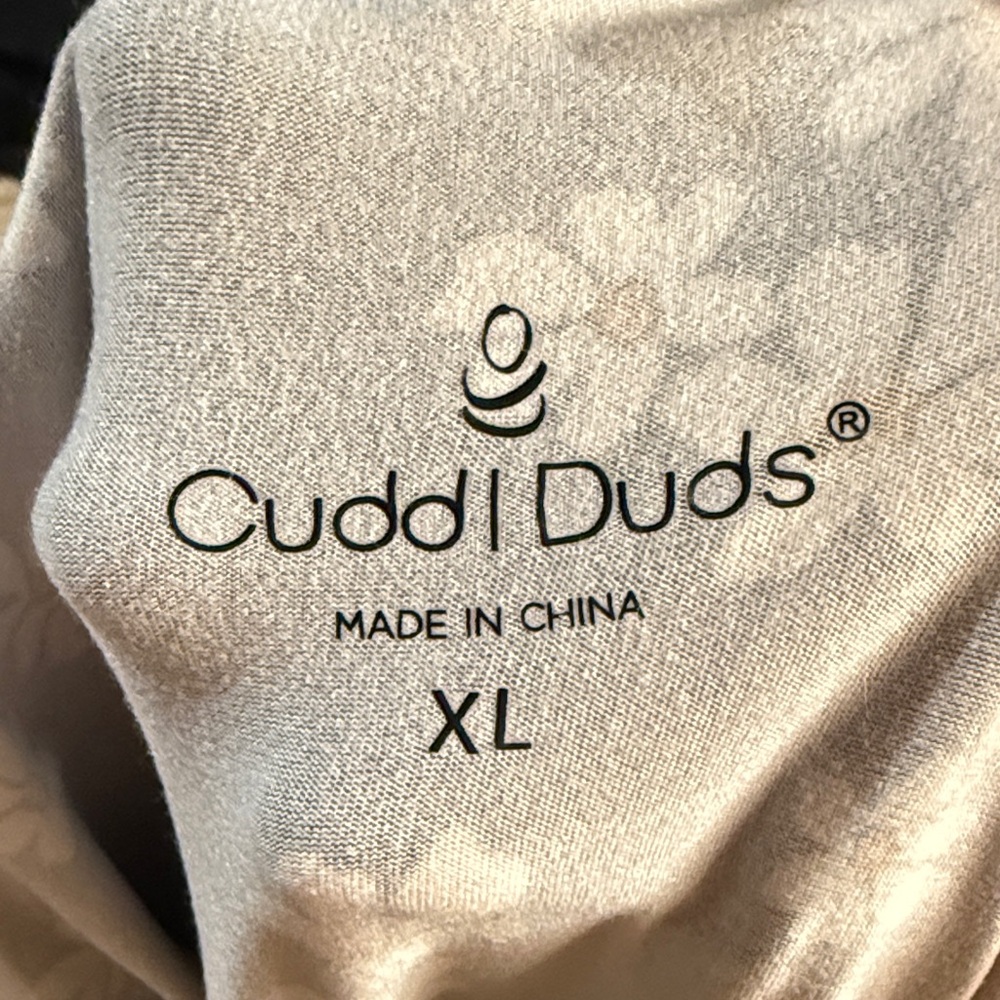 CuddlDuds XL Romper - Black with white Flowers - Picture 3 of 3